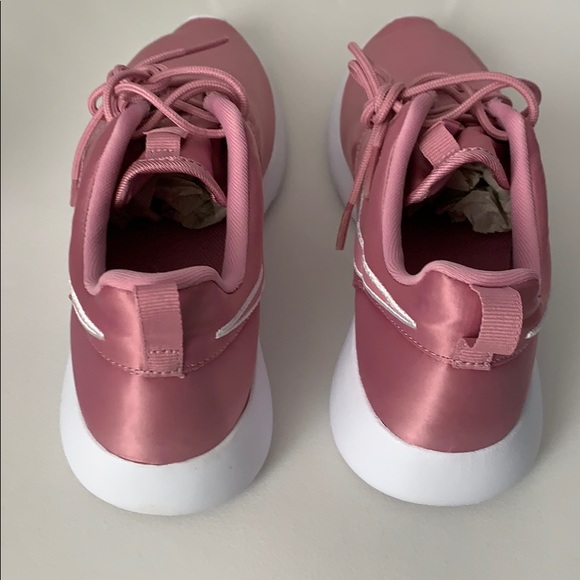 Nike Roshe One GS elemental pink 599729 618 - Picture 4 of 7